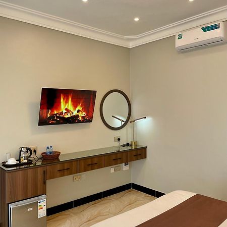 The Nook Boutique Bed & Breakfast คัมพาลา ภายนอก รูปภาพ