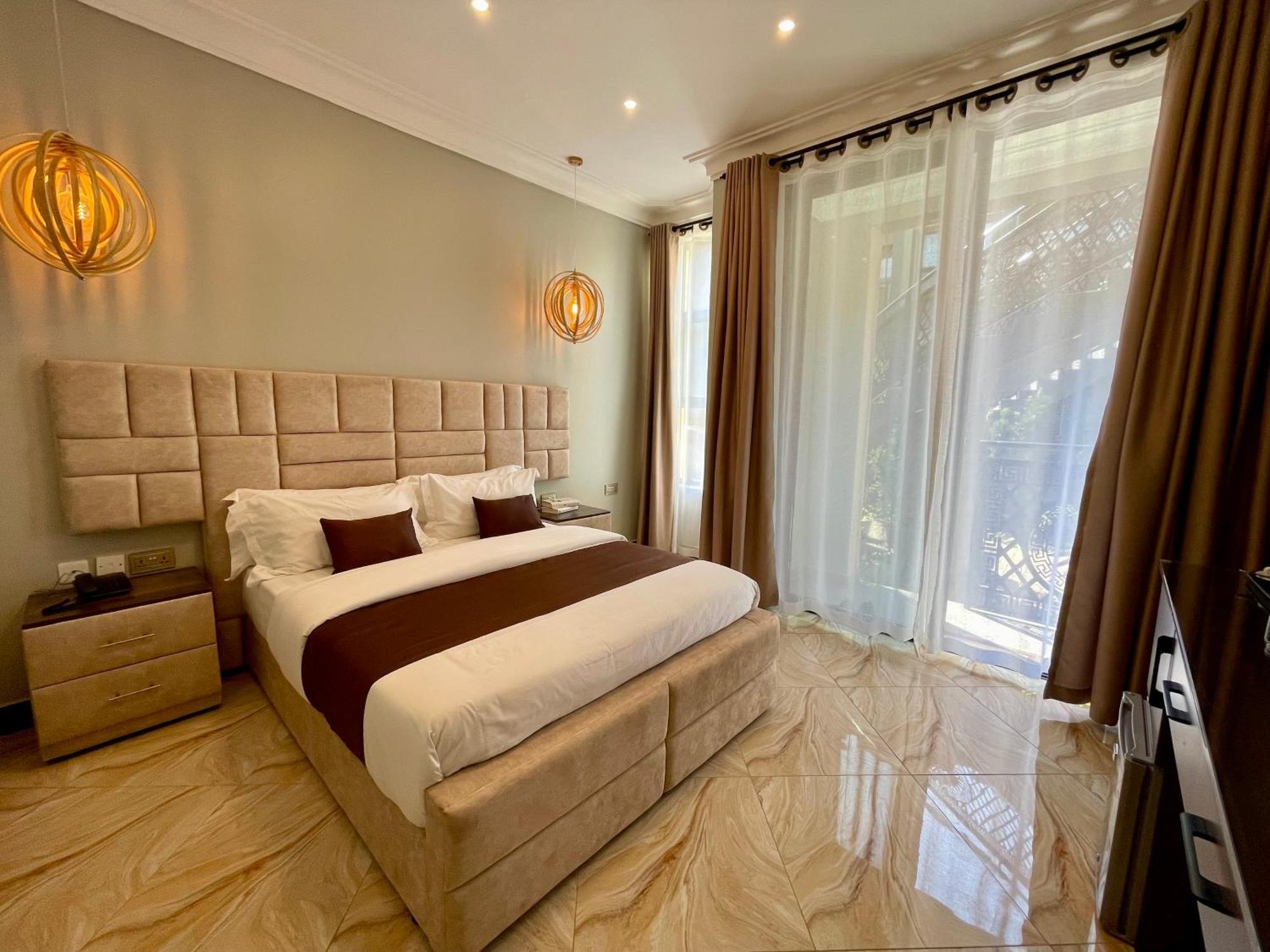 The Nook Boutique Bed & Breakfast คัมพาลา ภายนอก รูปภาพ