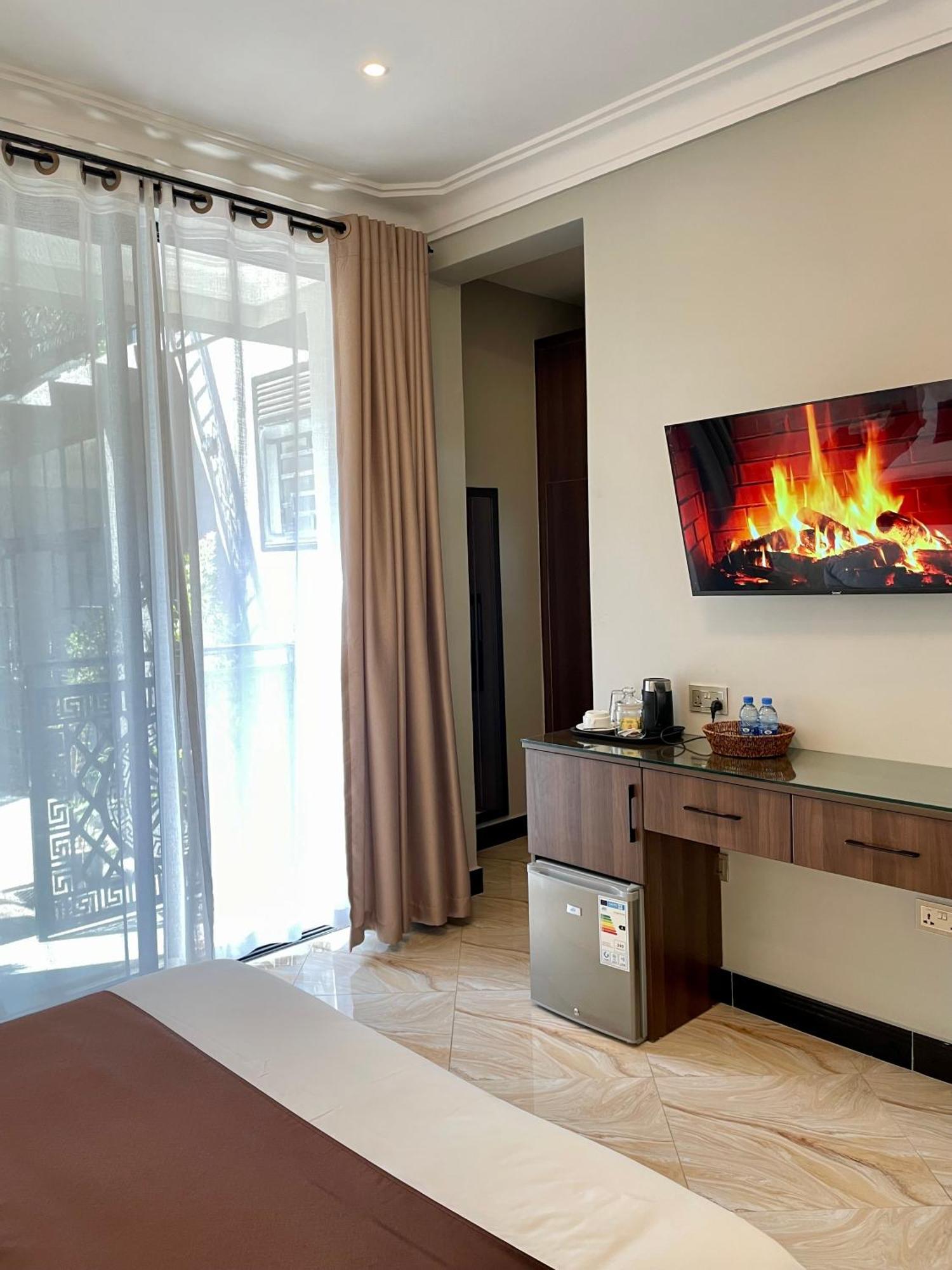 The Nook Boutique Bed & Breakfast คัมพาลา ภายนอก รูปภาพ