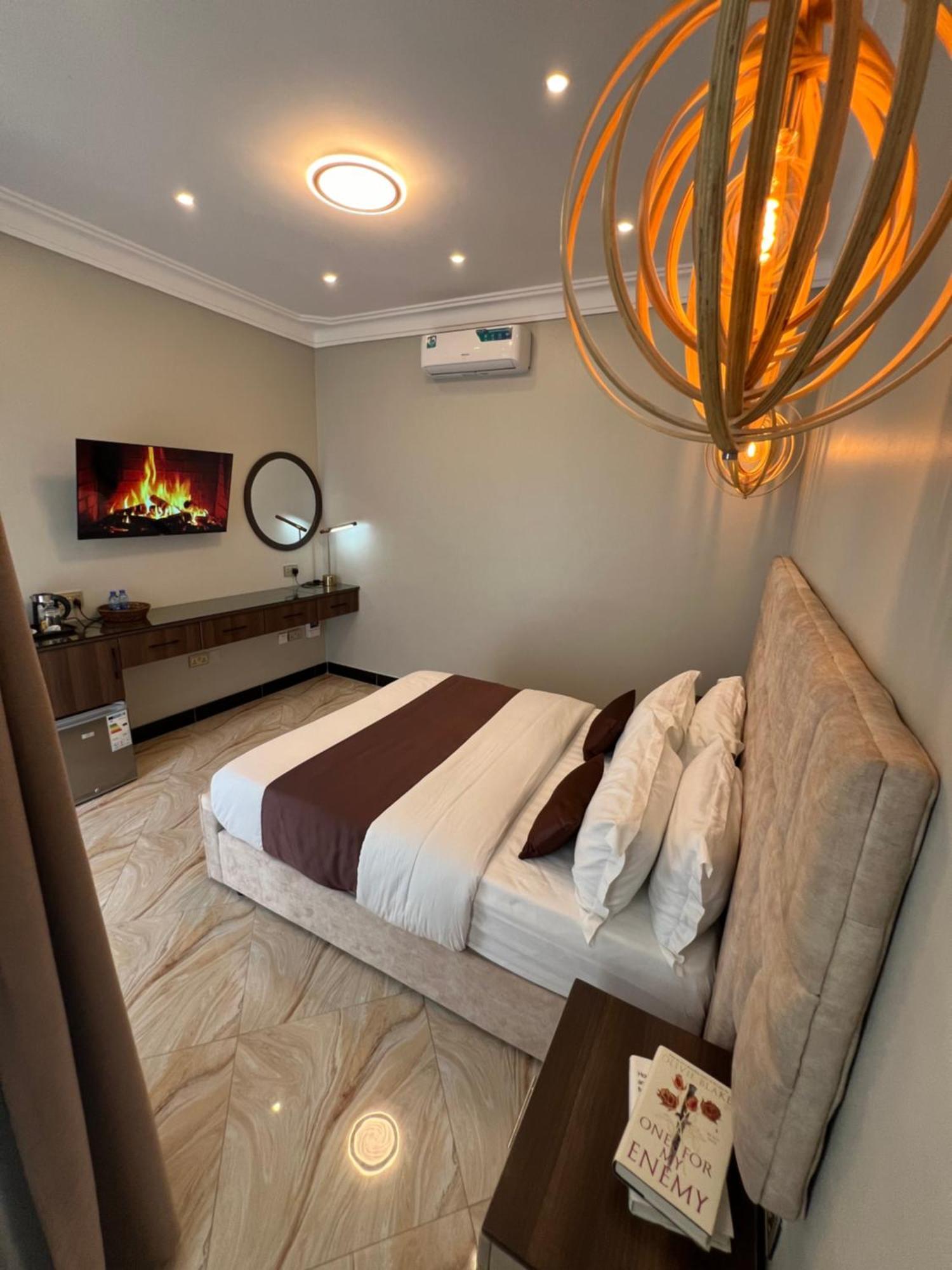 The Nook Boutique Bed & Breakfast คัมพาลา ภายนอก รูปภาพ